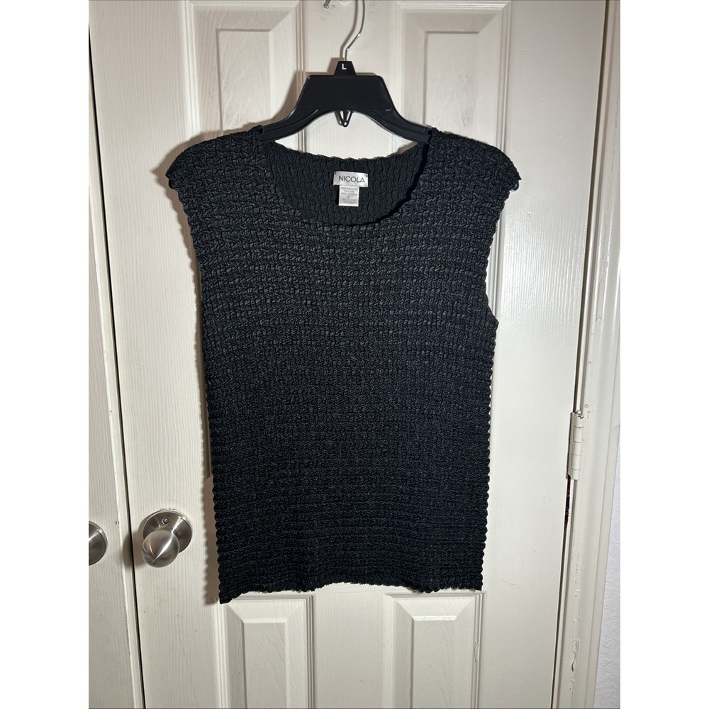 Nicola Sleeveless Top XL  Black Sleeveless Smocked Popcorn Shirt Y2K Vintage